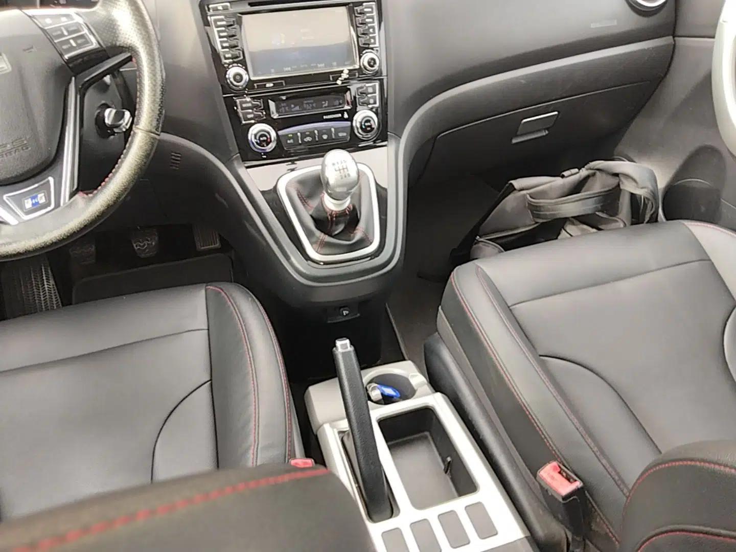 Haval H6 2016 Upgraded Model 1.5T Manual Two-Wheel Drive Elite Version — миниатюра 16