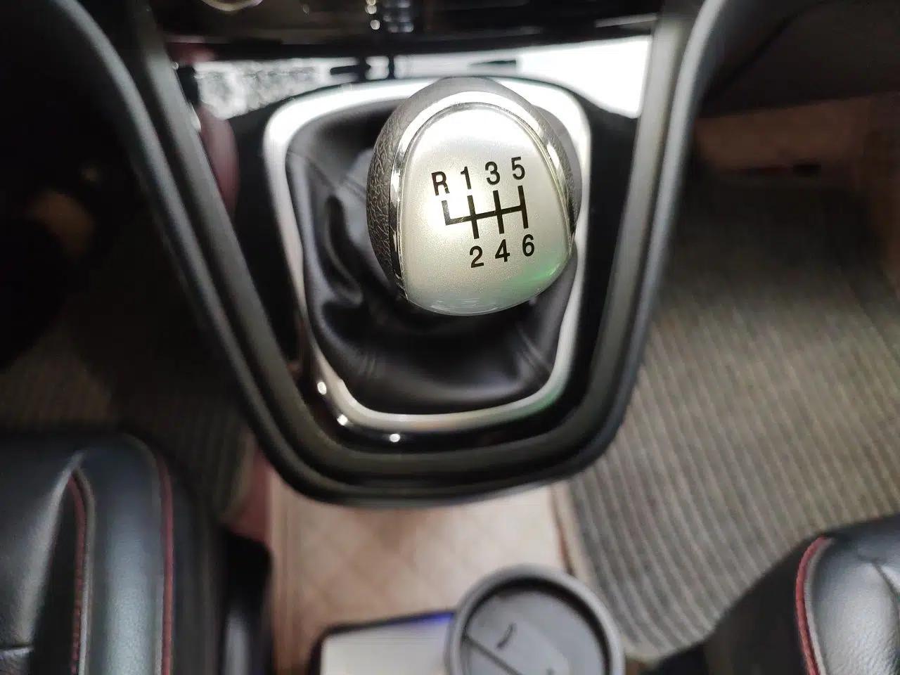 Haval H6 2013 Upgraded Model 1.5T Manual Two-Wheel Drive Elite Version — миниатюра 14