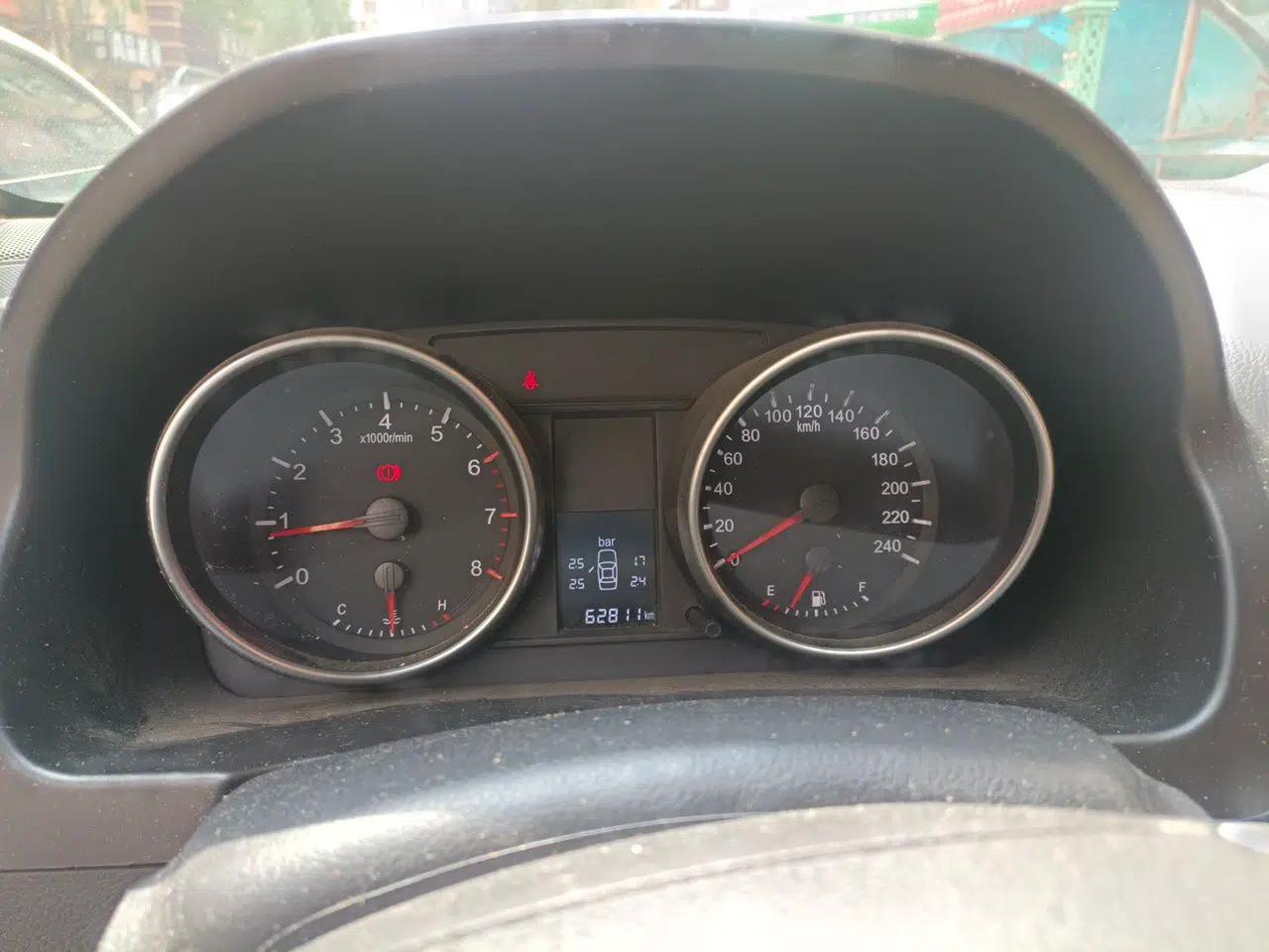 Haval H6 2011 2.0L Manual Two-Wheel Drive Elite Version — миниатюра 11