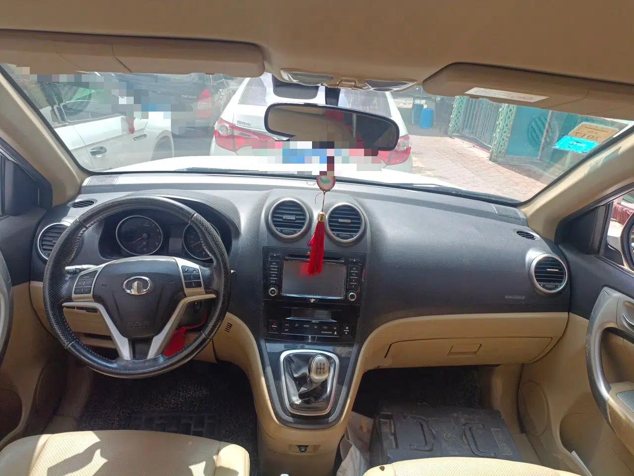 Haval H6 2011 2.0L Manual Two-Wheel Drive Elite Version — миниатюра 9