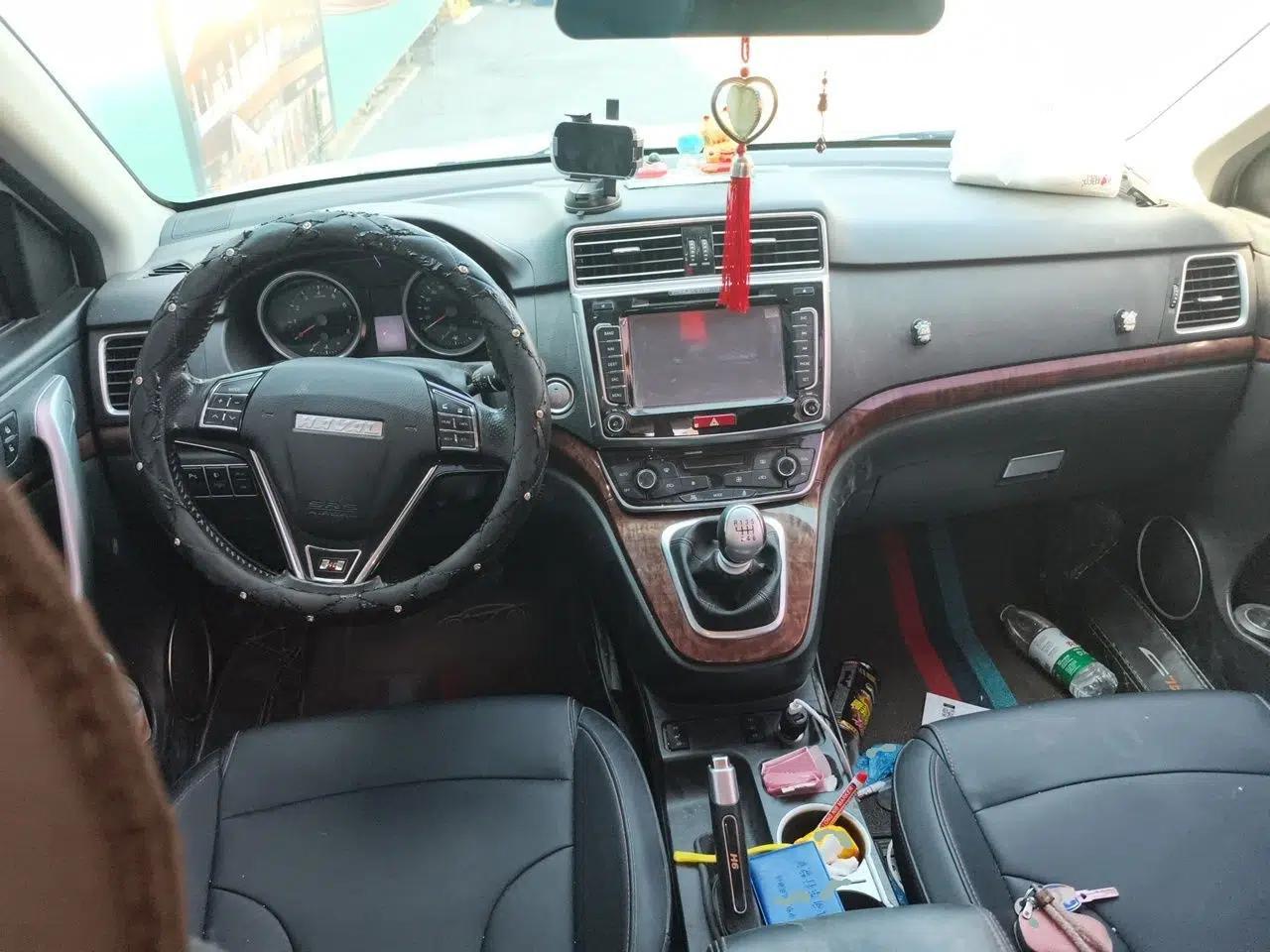 Haval H6 2017 Red-Label Sport Edition 1.5T Manual Two-Wheel Drive Elite Model — миниатюра 9