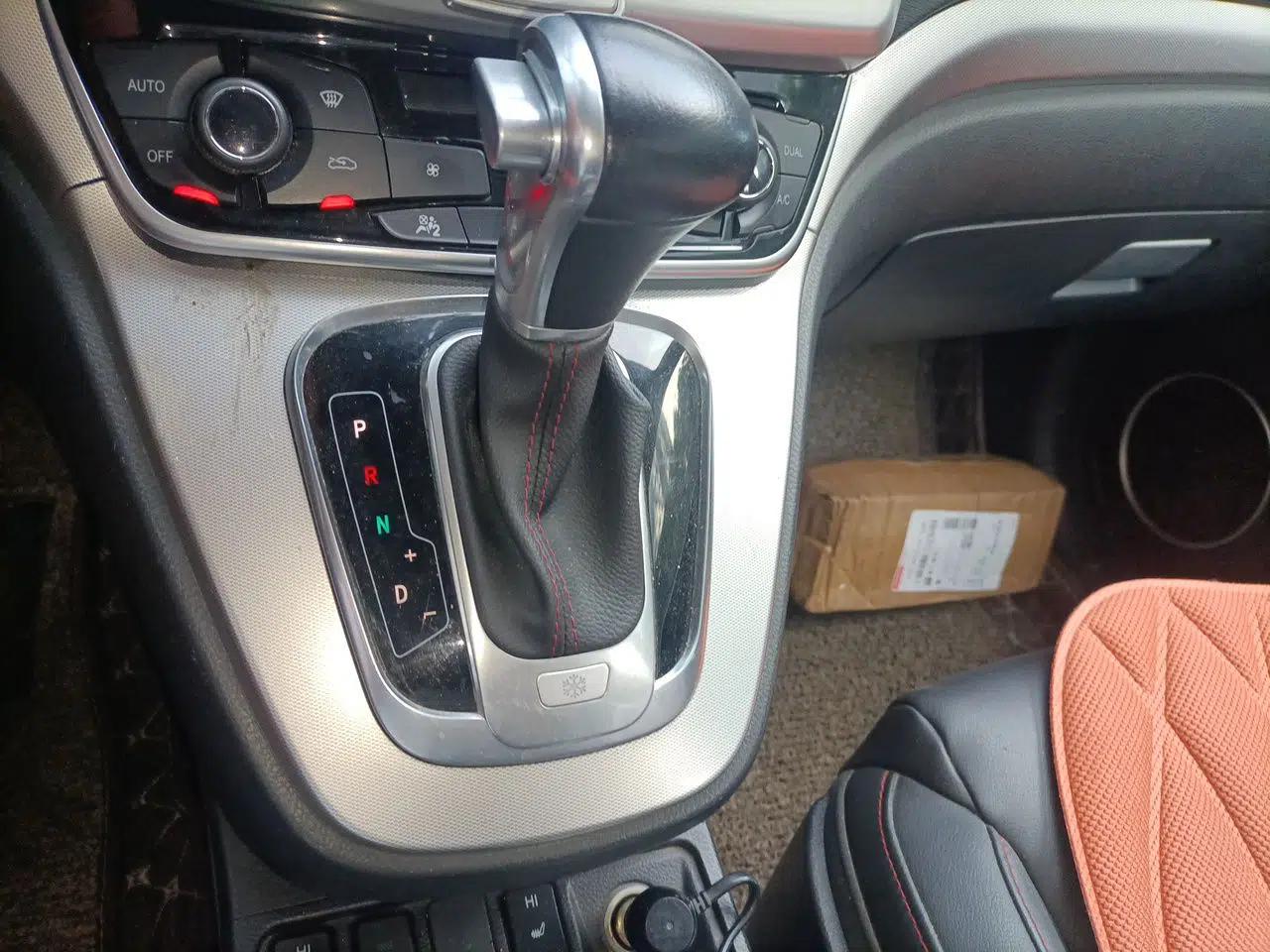 Haval H6 2015 Sport Edition 1.5T Automatic Two-Wheel Drive Luxury Model — миниатюра 14