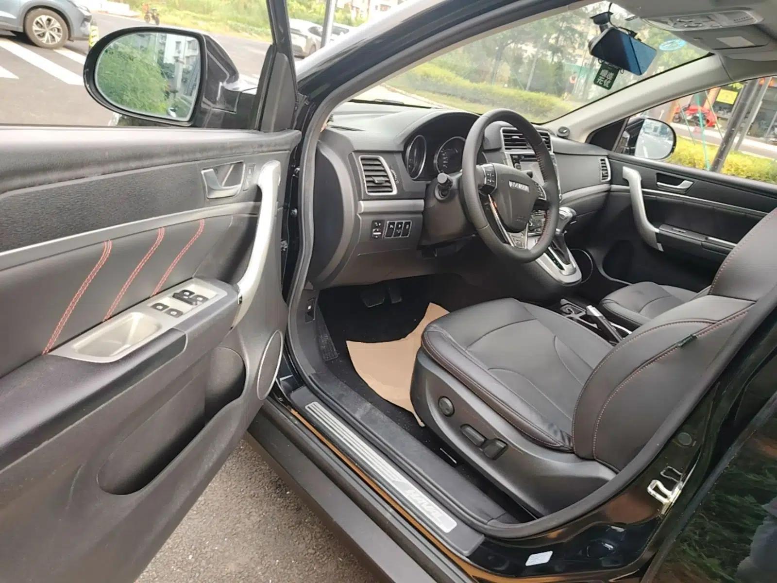 Haval H6 2017 Red-Label Sport Edition 1.5T Automatic Two-Wheel Drive Luxury Model — миниатюра 23