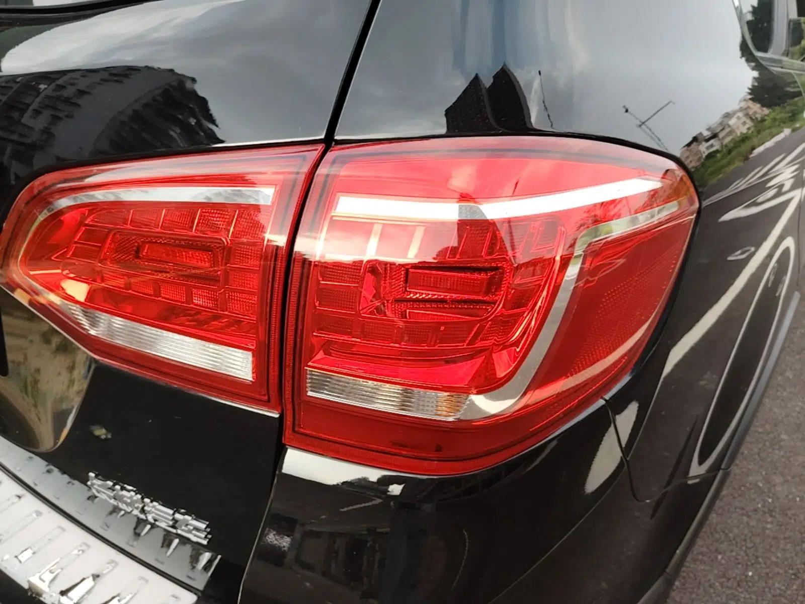 Haval H6 2017 Red-Label Sport Edition 1.5T Automatic Two-Wheel Drive Luxury Model — миниатюра 9