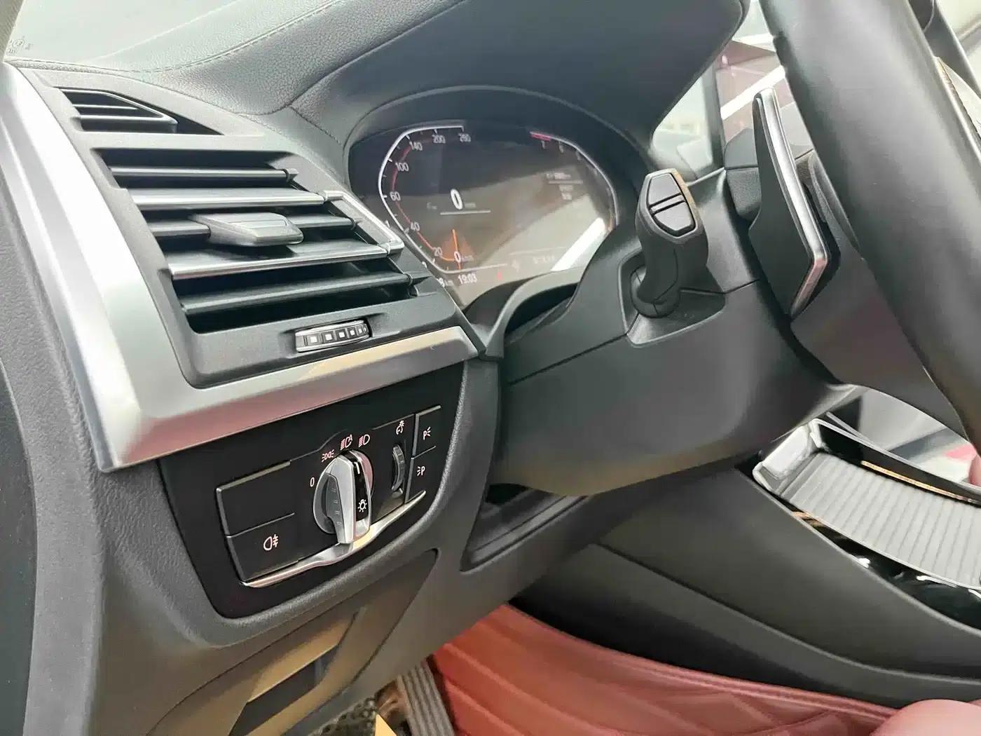 BMW X3 2022 xDrive30i Leading Edition M Sport Package — миниатюра 10