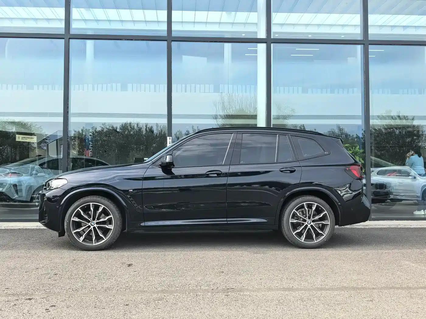 BMW X3 2023 xDrive30i Leading Edition M Sport Package — миниатюра 3