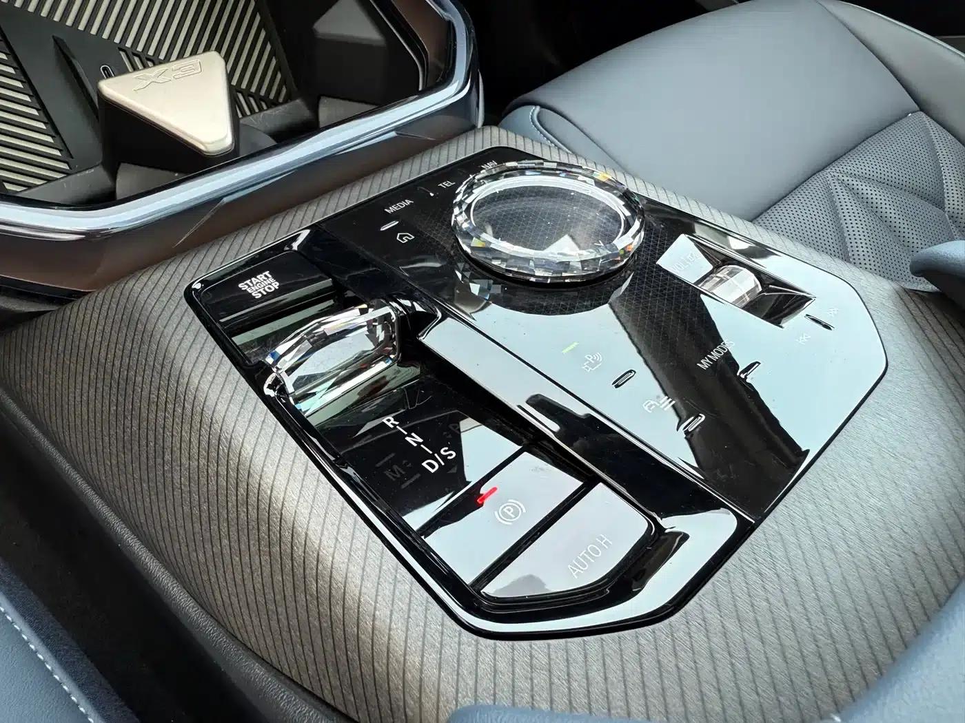 BMW X3 2025 xDrive30L Luxury M Sport Package — миниатюра 14