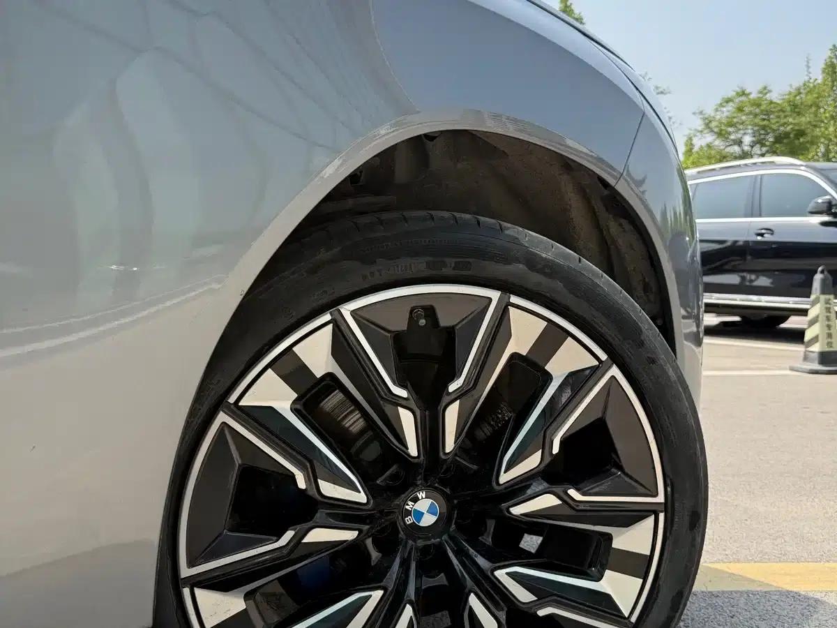 BMW X3 2025 xDrive30L Luxury M Sport Package — миниатюра 3