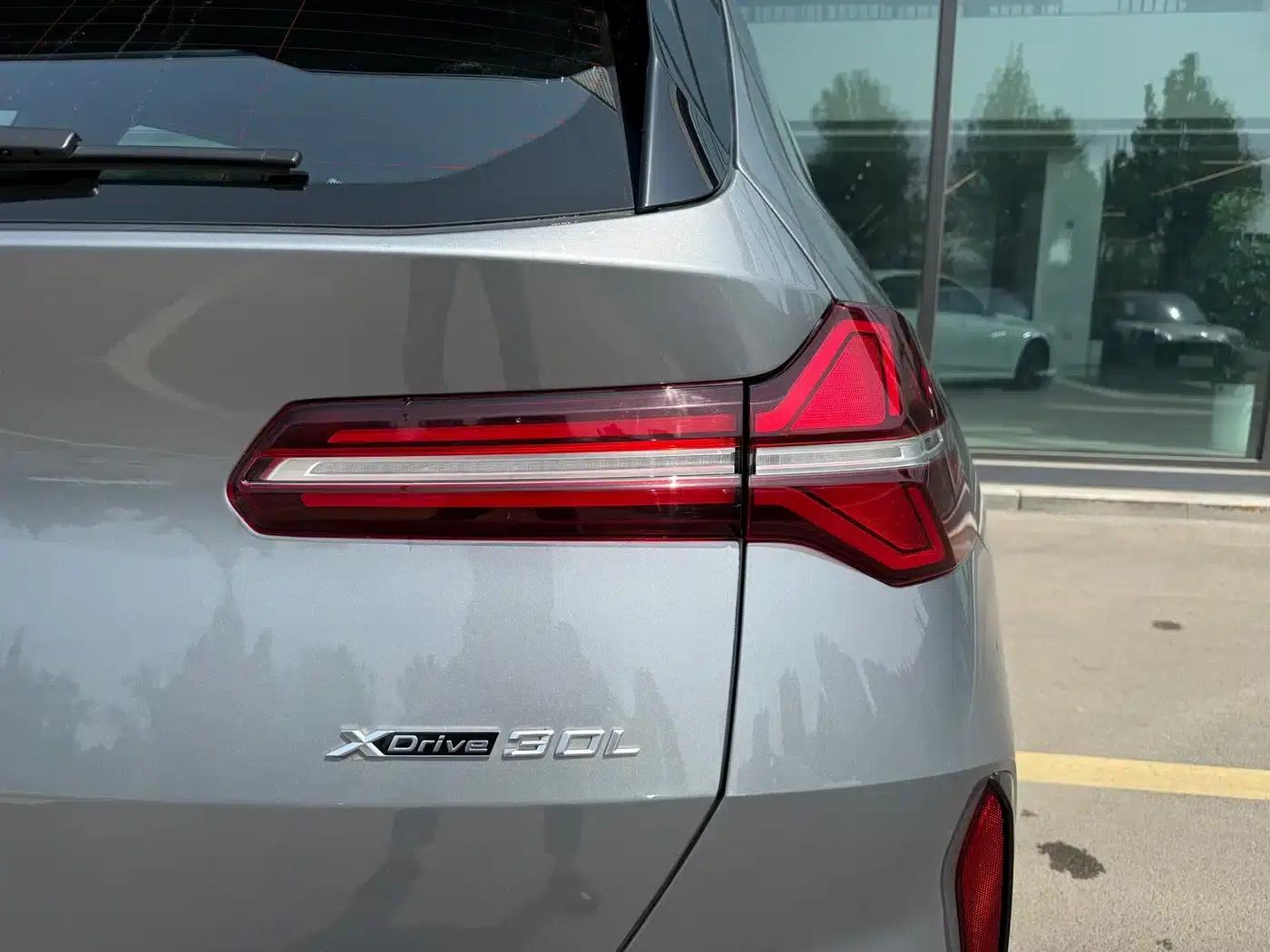 BMW X3 2025 xDrive30L Luxury M Sport Package — миниатюра 23