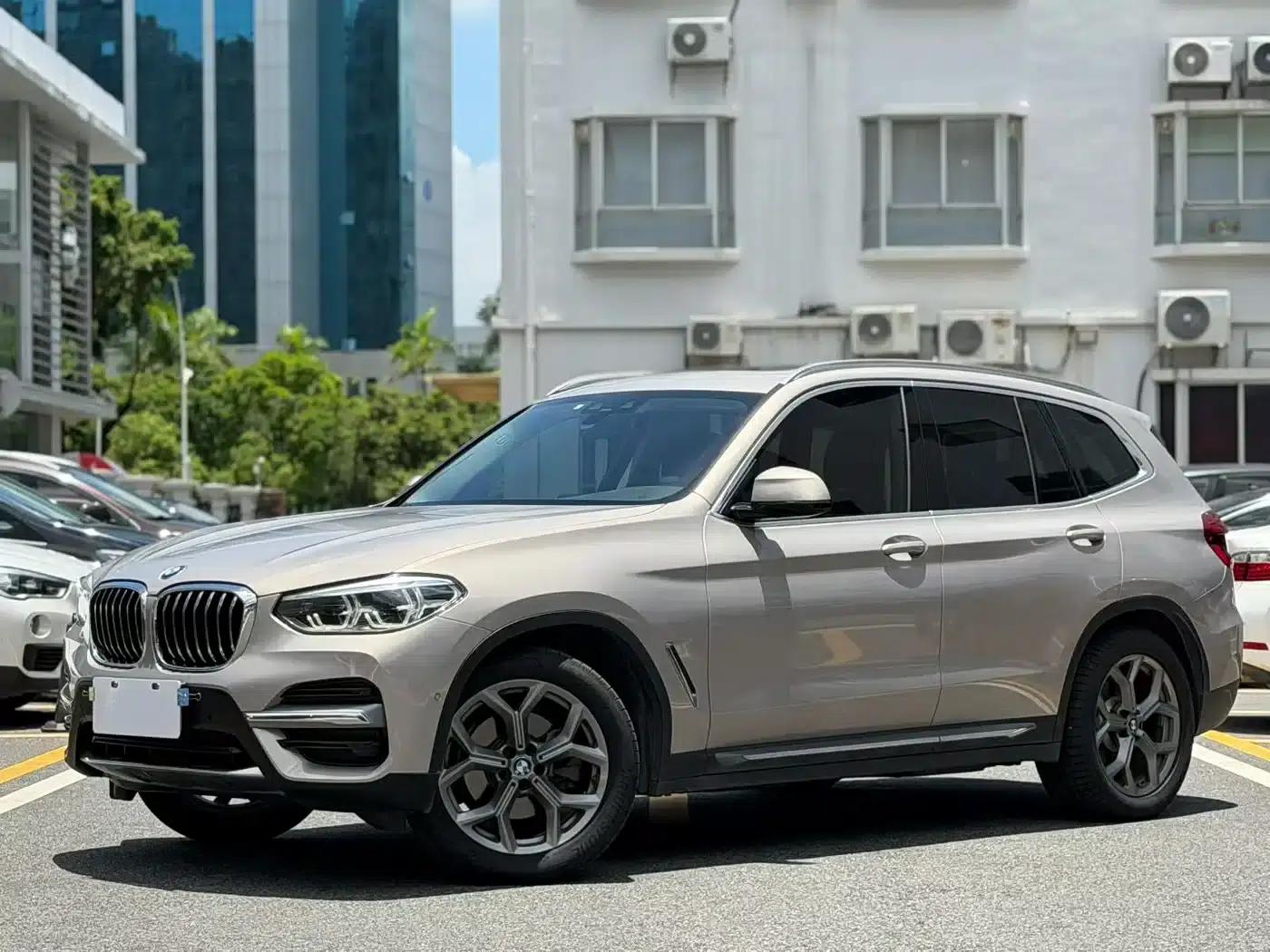 BMW X3 2021 xDrive28i Luxury Package — миниатюра 1