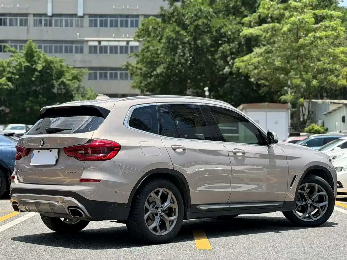 BMW X3 2021 xDrive28i Luxury Package — миниатюра 3