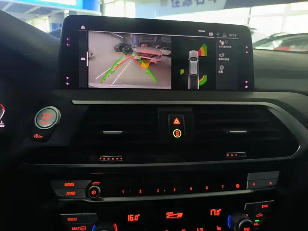 BMW X3 2020 xDrive28i Luxury Package — миниатюра 13
