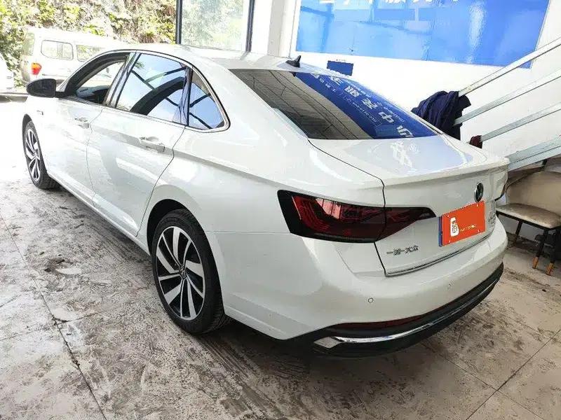 2025 Volkswagen Sagitar 300TSI DSG Excellence Edition — миниатюра 3