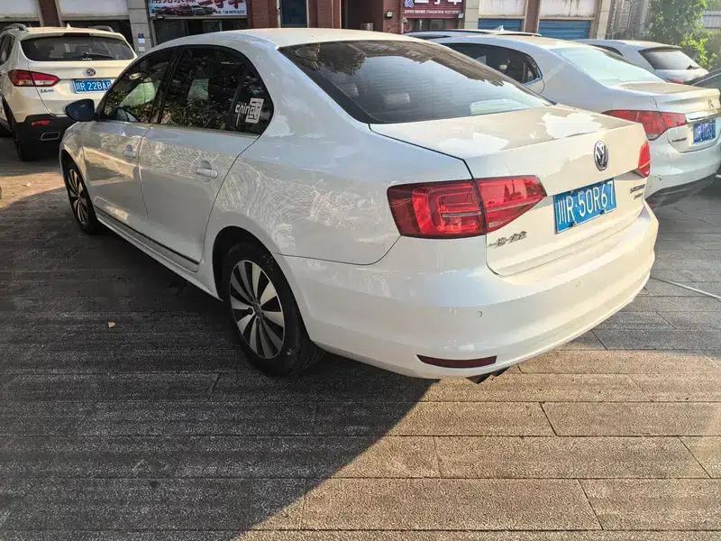 2015 Volkswagen Sagitar 230TSI Automatic Comfort Model — миниатюра 4