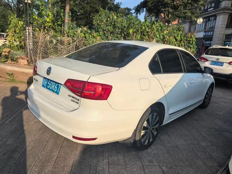 2015 Volkswagen Sagitar 230TSI Automatic Comfort Model — миниатюра 6