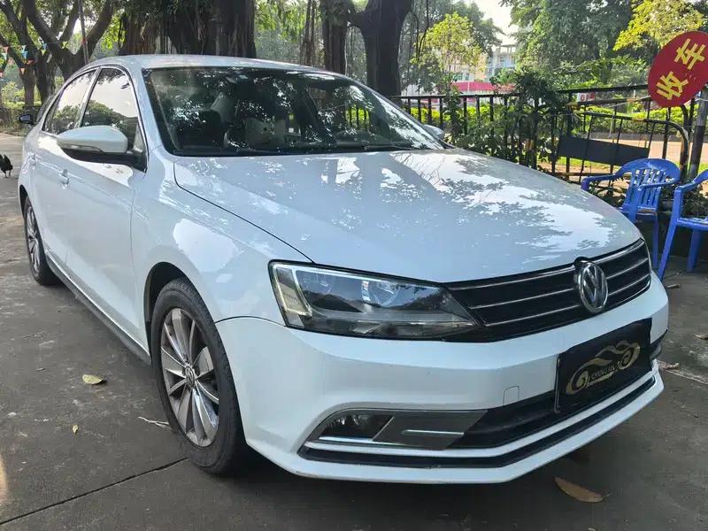2015 Volkswagen Sagitar 1.6L Automatic Fashion Edition — миниатюра 3