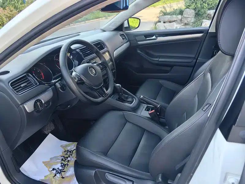 2017 Volkswagen Sagitar 1.6L Automatic Comfort Edition — миниатюра 12