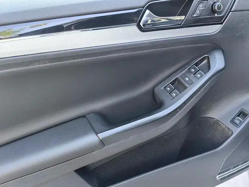 2017 Volkswagen Sagitar 1.6L Automatic Comfort Edition — миниатюра 14