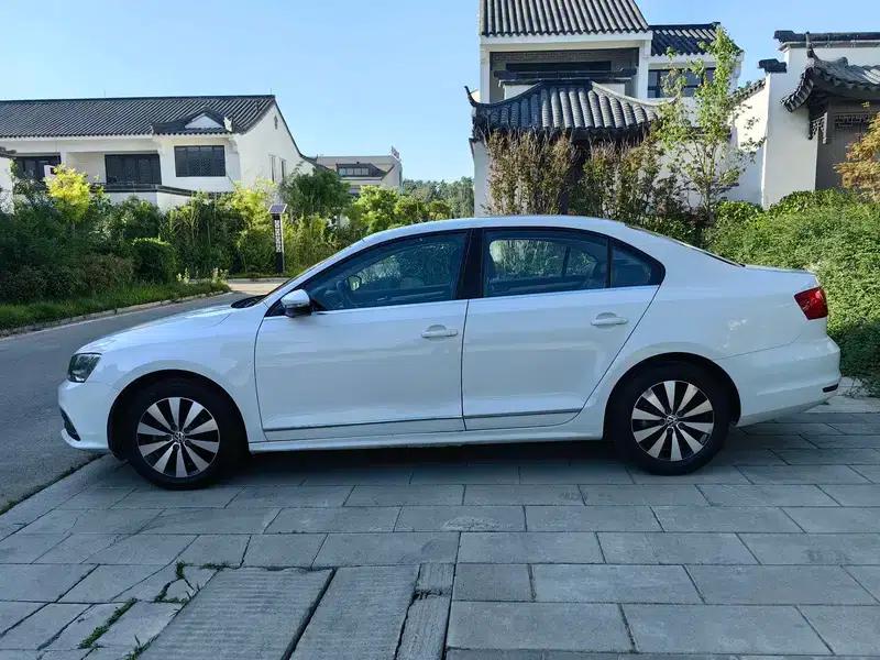 2017 Volkswagen Sagitar 1.6L Automatic Comfort Edition — миниатюра 4