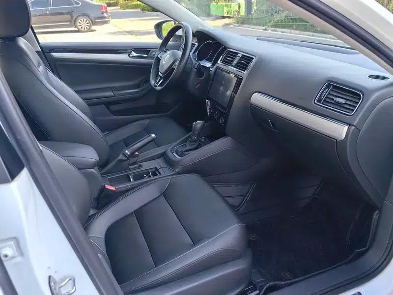 2017 Volkswagen Sagitar 1.6L Automatic Comfort Edition — миниатюра 8