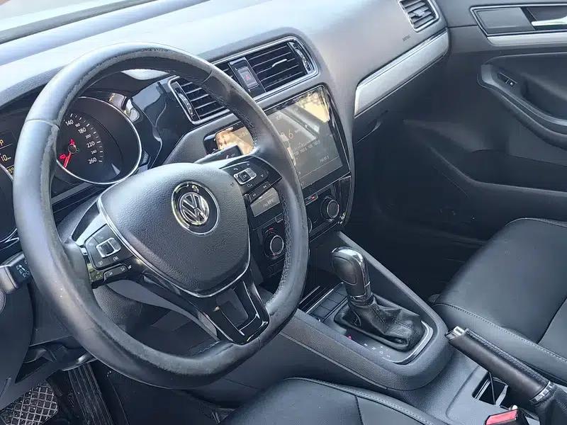 2017 Volkswagen Sagitar 1.6L Automatic Comfort Edition — миниатюра 10