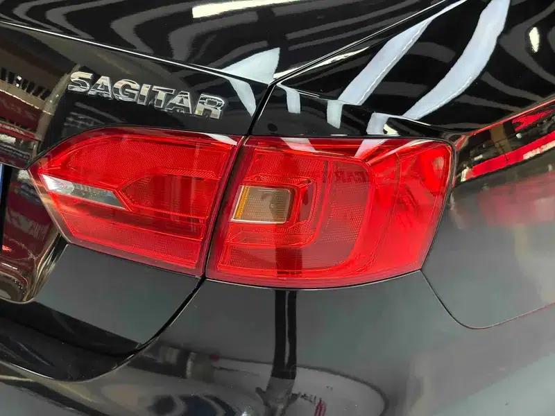 2014 Volkswagen Sagitar Facelift 1.6L Automatic Comfort Model — миниатюра 15