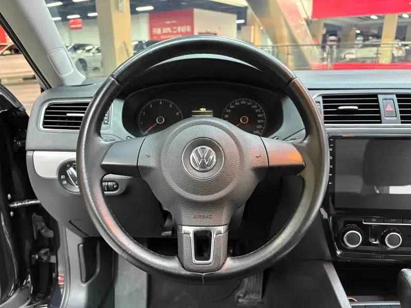 2014 Volkswagen Sagitar Facelift 1.6L Automatic Comfort Model — миниатюра 26
