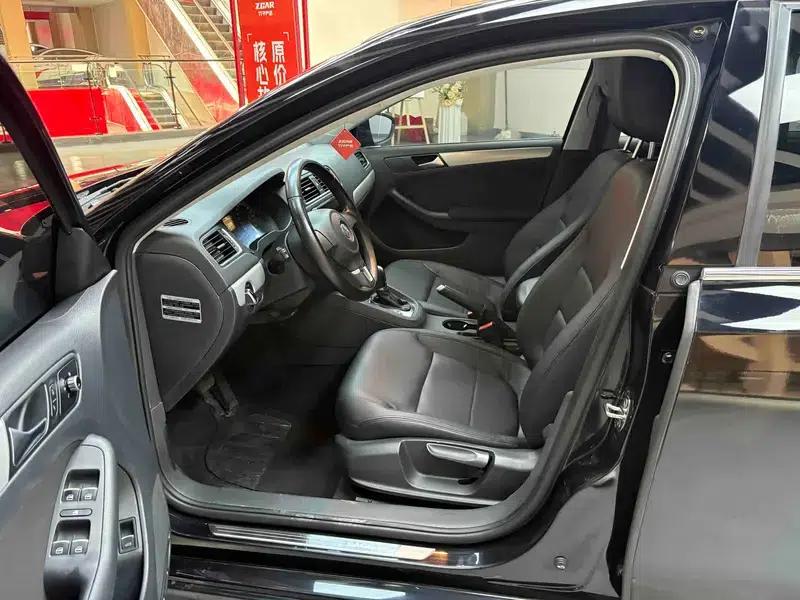 2014 Volkswagen Sagitar Facelift 1.6L Automatic Comfort Model — миниатюра 29