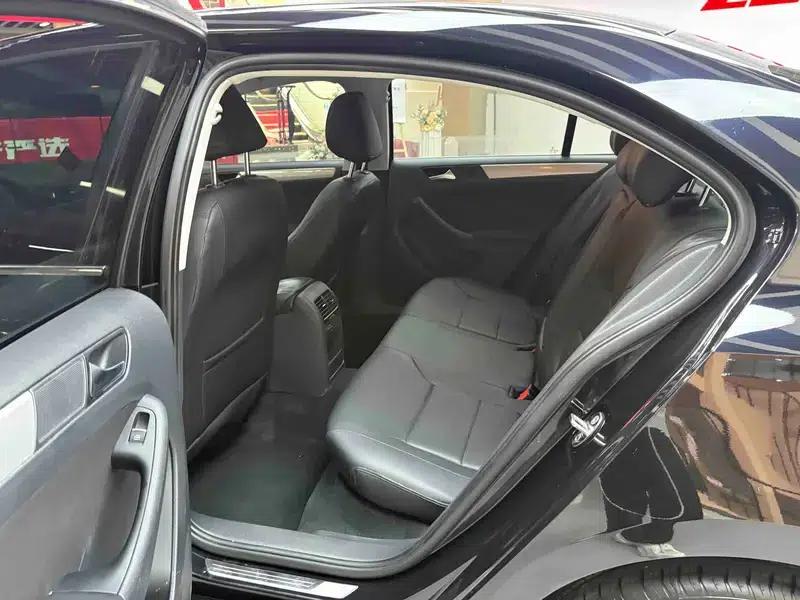 2014 Volkswagen Sagitar Facelift 1.6L Automatic Comfort Model — миниатюра 30