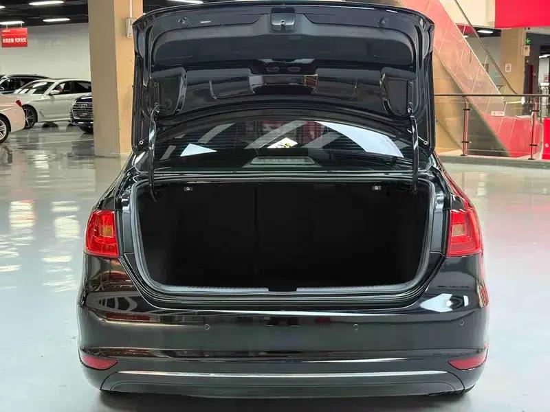 2014 Volkswagen Sagitar Facelift 1.6L Automatic Comfort Model — миниатюра 35