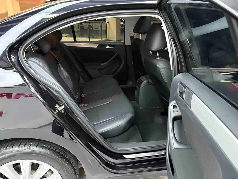 2014 Volkswagen Sagitar Facelift 1.6L Automatic Comfort Model — миниатюра 37