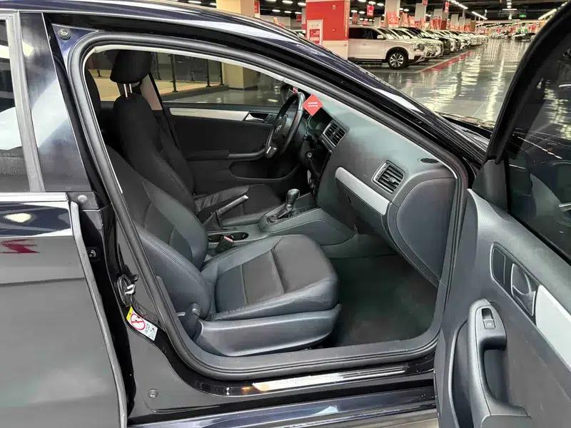 2014 Volkswagen Sagitar Facelift 1.6L Automatic Comfort Model — миниатюра 40