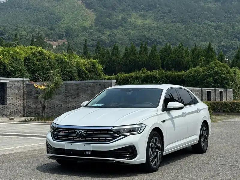 2023 Volkswagen Sagitar 300TSI DSG Super Edition — миниатюра 1