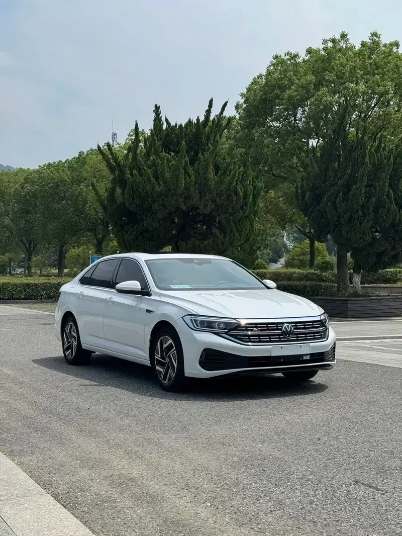 2023 Volkswagen Sagitar 300TSI DSG Super Edition — миниатюра 3