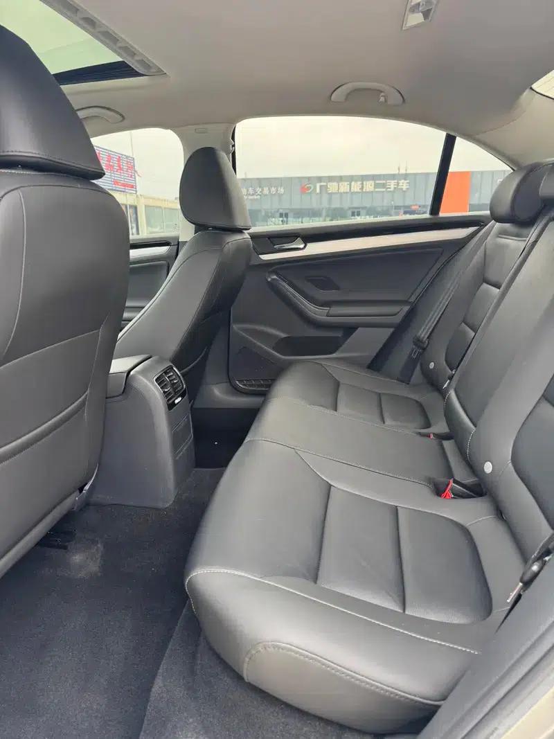 2018 Volkswagen Sagitar 1.6L Automatic Comfort Model — миниатюра 9