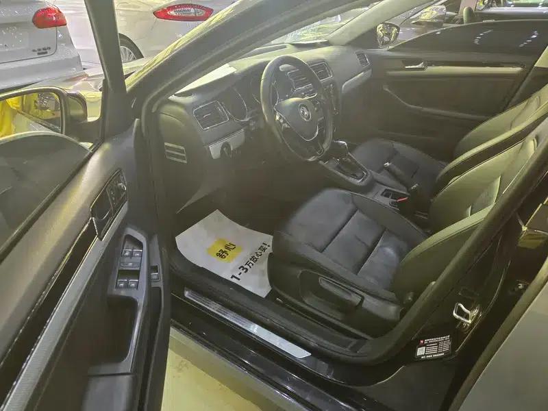 2015 Volkswagen Sagitar 230TSI Automatic Comfort Model — миниатюра 8
