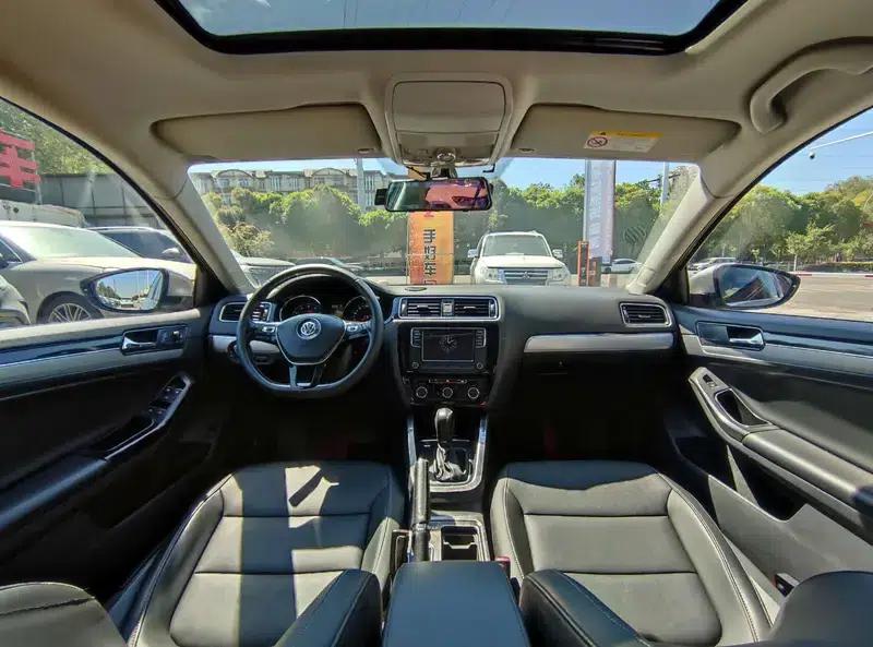 2017 Volkswagen Sagitar 1.6L Automatic Comfort Edition — миниатюра 7