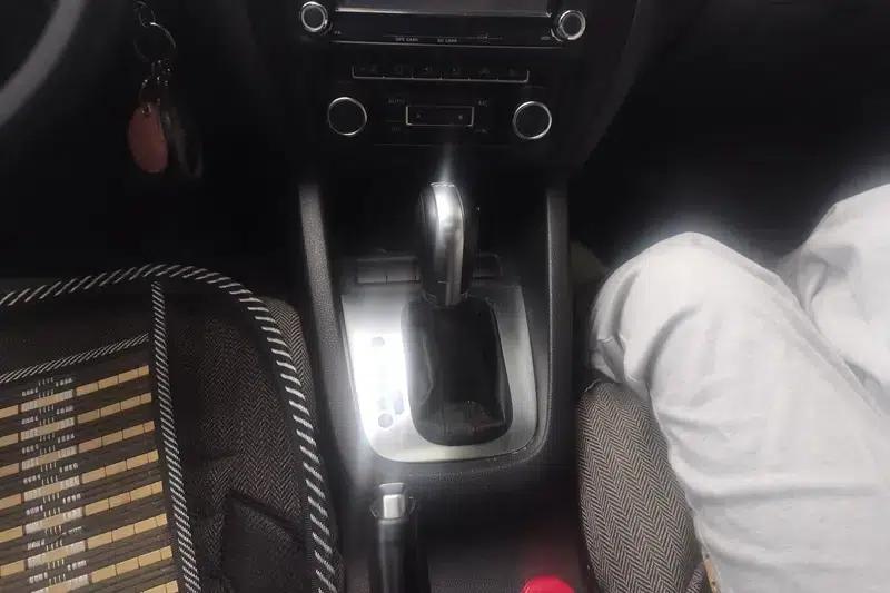 2014 Volkswagen Sagitar 1.4TSI Automatic Luxury — миниатюра 15
