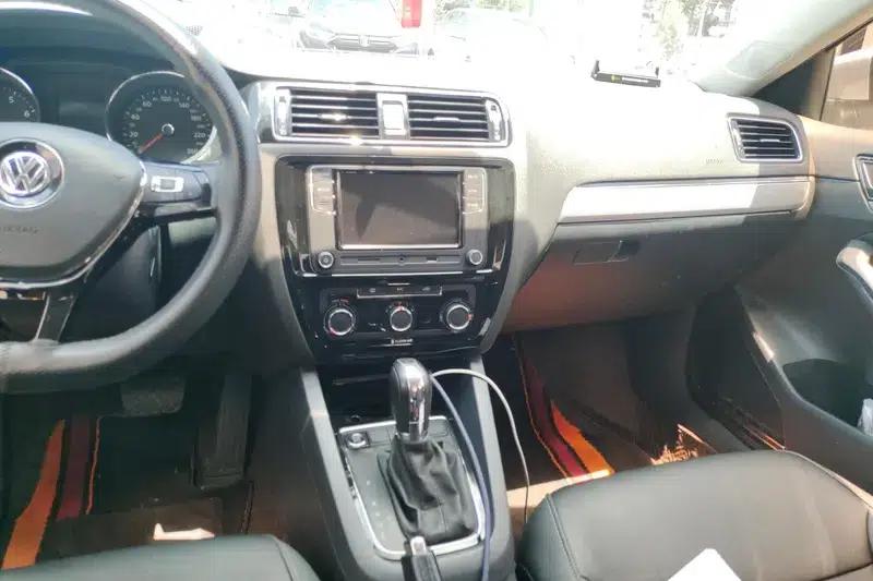2015 Volkswagen Sagitar 1.6L Automatic Comfort Model — миниатюра 15