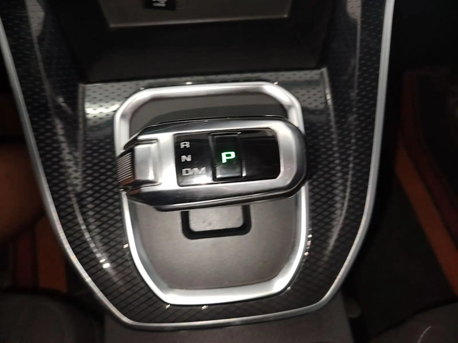 Haval M6 2021 PLUS 1.5T DCT Elite Smart Connectivity Model — миниатюра 16