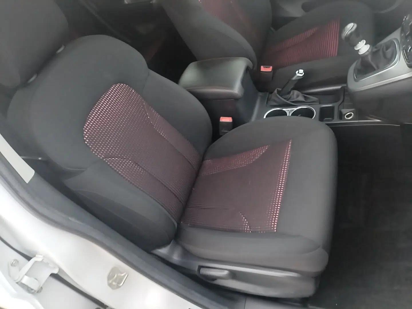 Haval M6 2018 1.5T Manual Two-Wheel Drive Urban Model — миниатюра 24