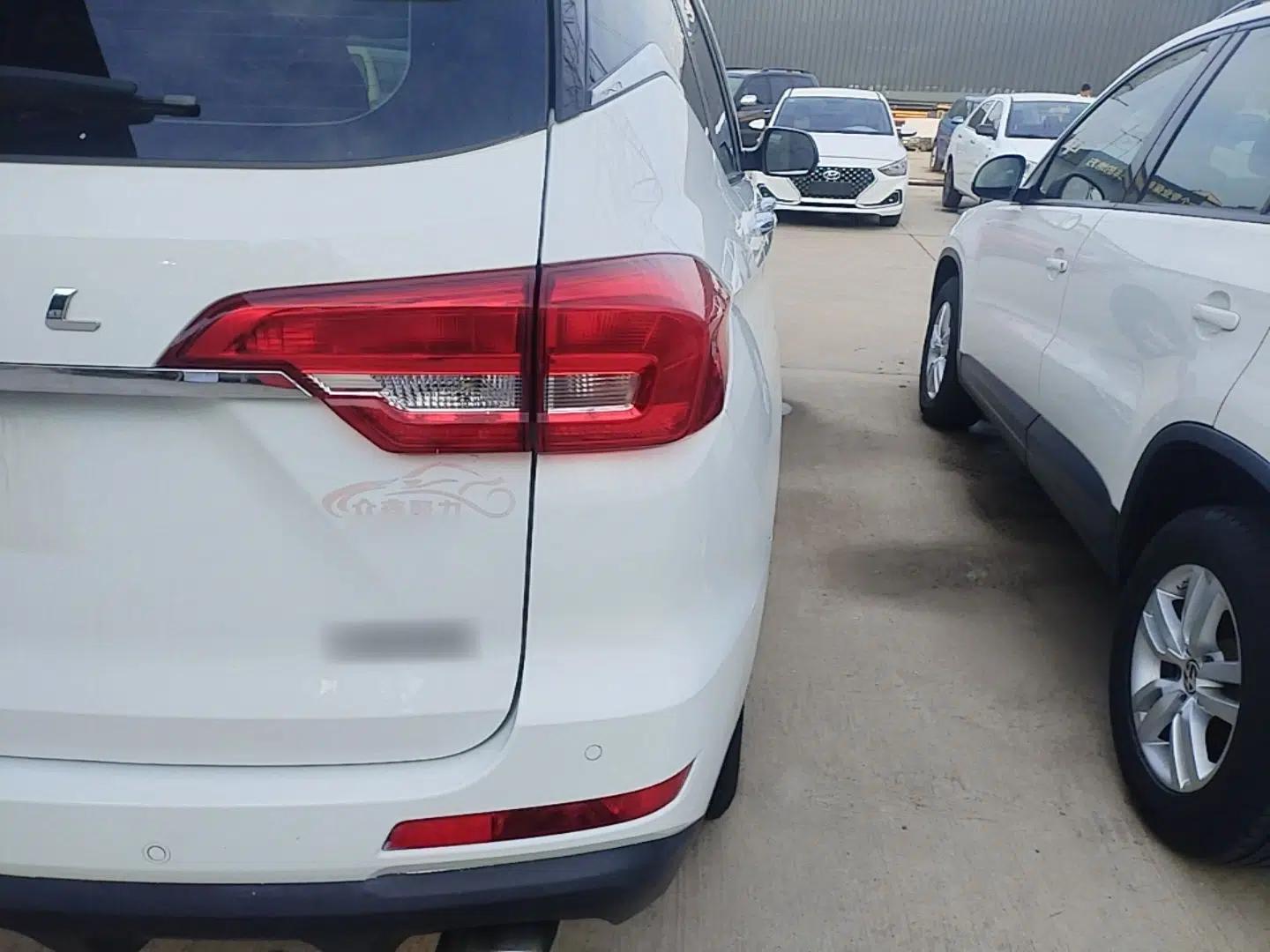 Haval M6 2018 1.5T Manual Two-Wheel Drive Urban Model — миниатюра 9