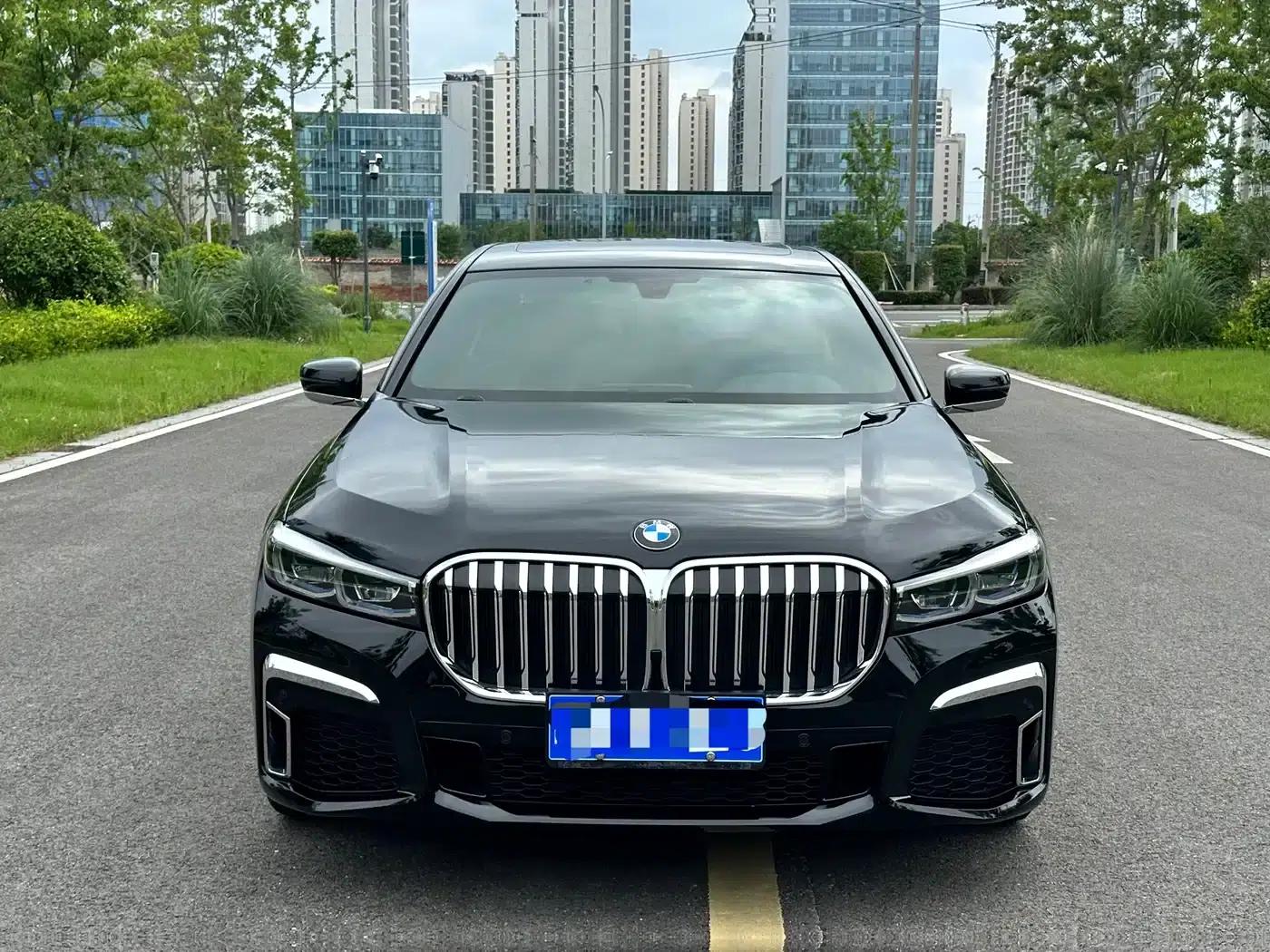 2018 BMW 7 Series 740Li Leading Model, Excellence Package — миниатюра 2