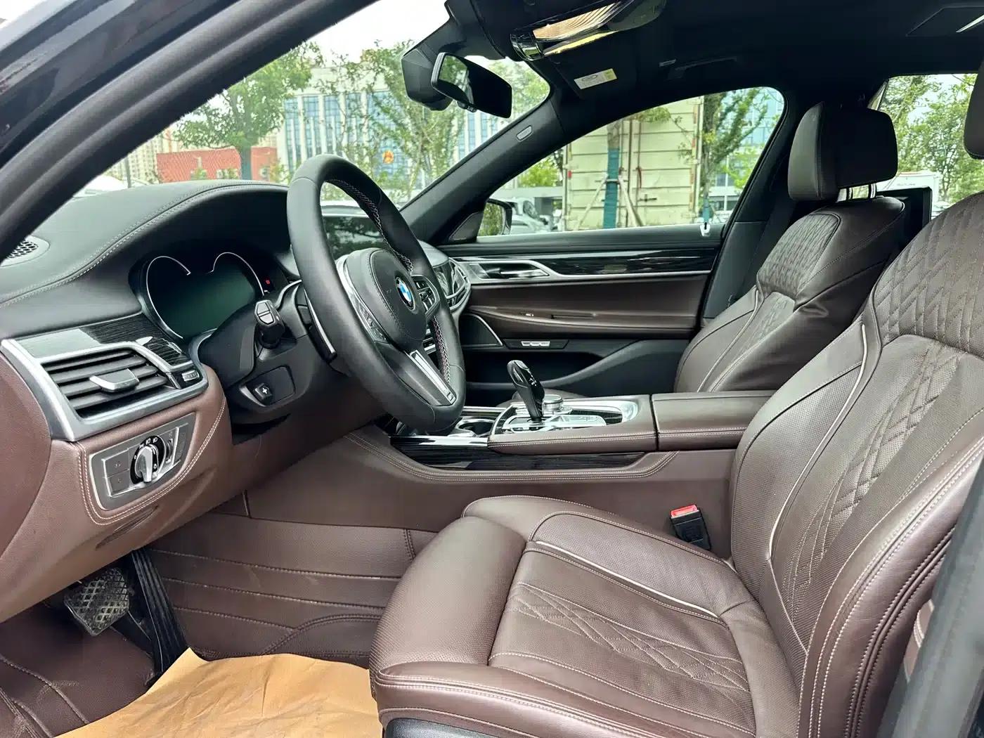 2018 BMW 7 Series 740Li Leading Model, Excellence Package — миниатюра 13