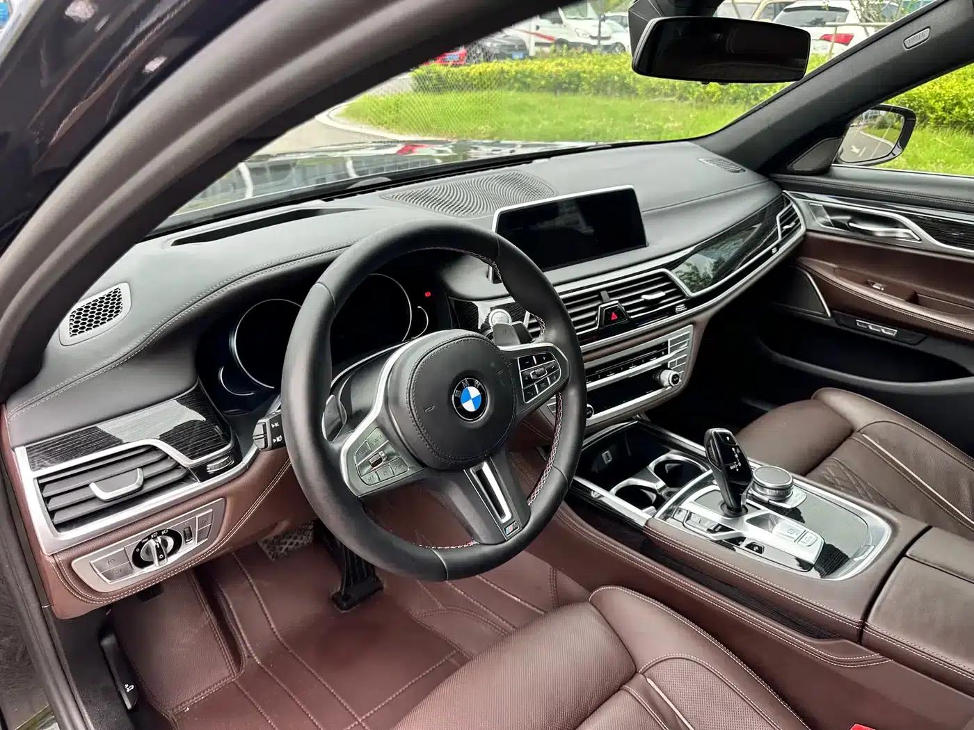 2018 BMW 7 Series 740Li Leading Model, Excellence Package — миниатюра 14