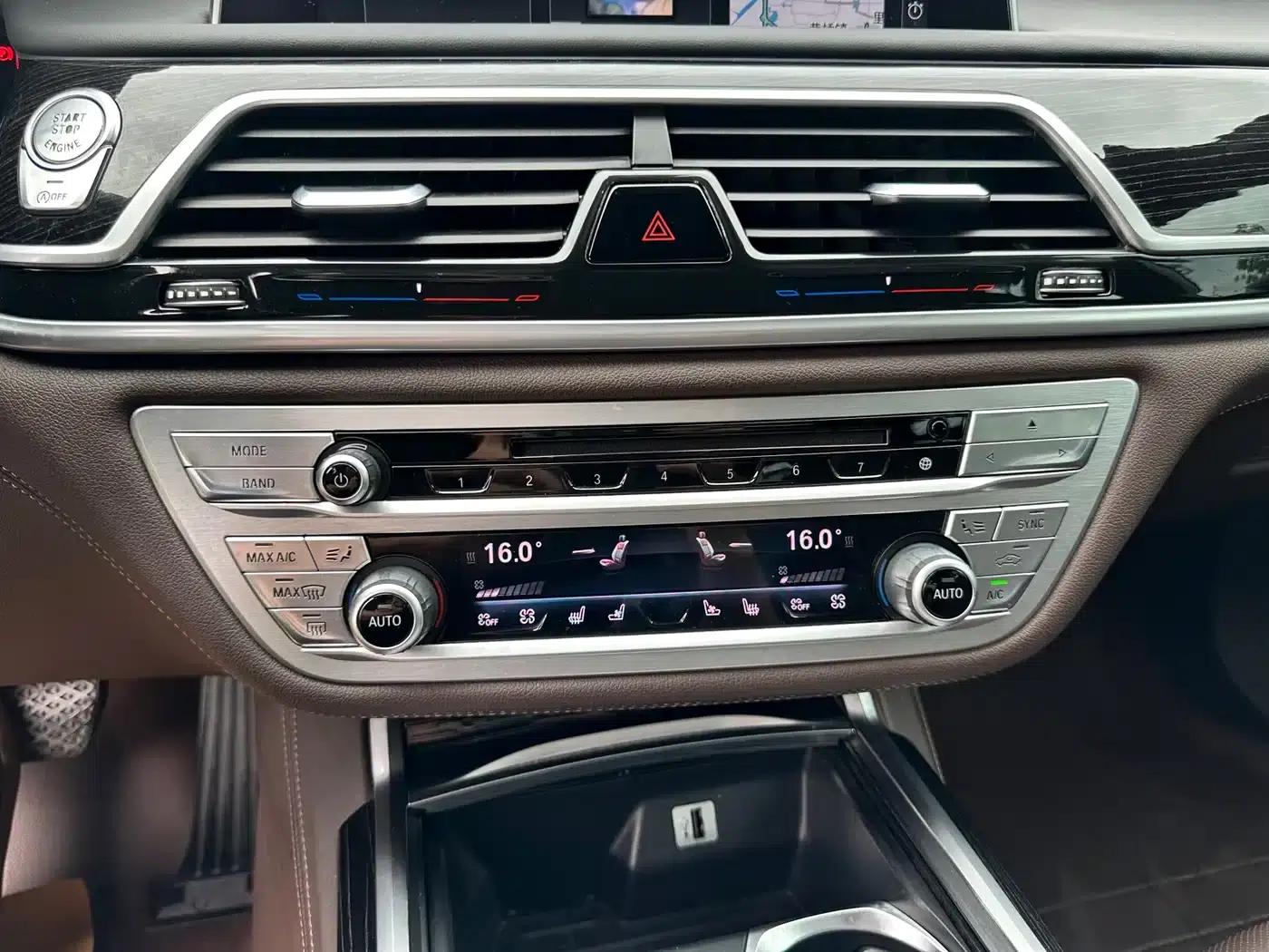 2018 BMW 7 Series 740Li Leading Model, Excellence Package — миниатюра 15
