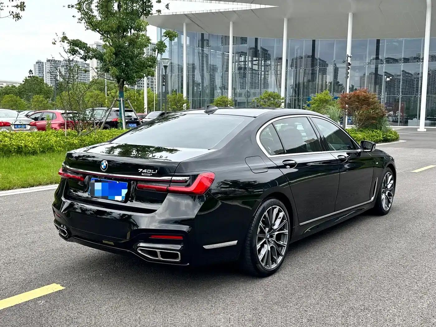 2018 BMW 7 Series 740Li Leading Model, Excellence Package — миниатюра 4