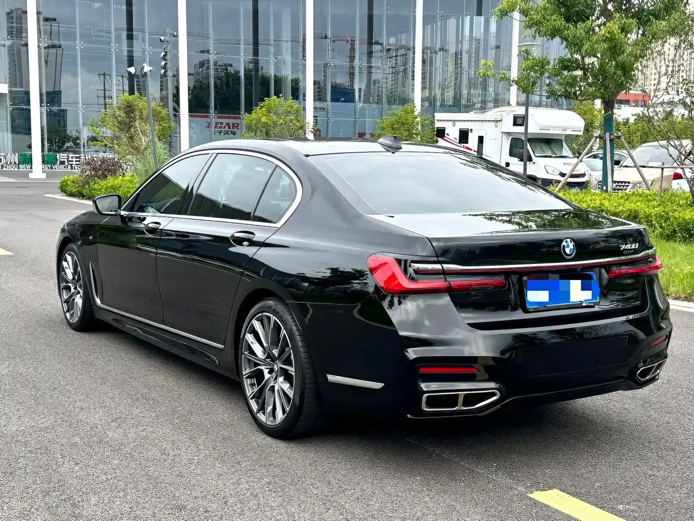 2018 BMW 7 Series 740Li Leading Model, Excellence Package — миниатюра 6