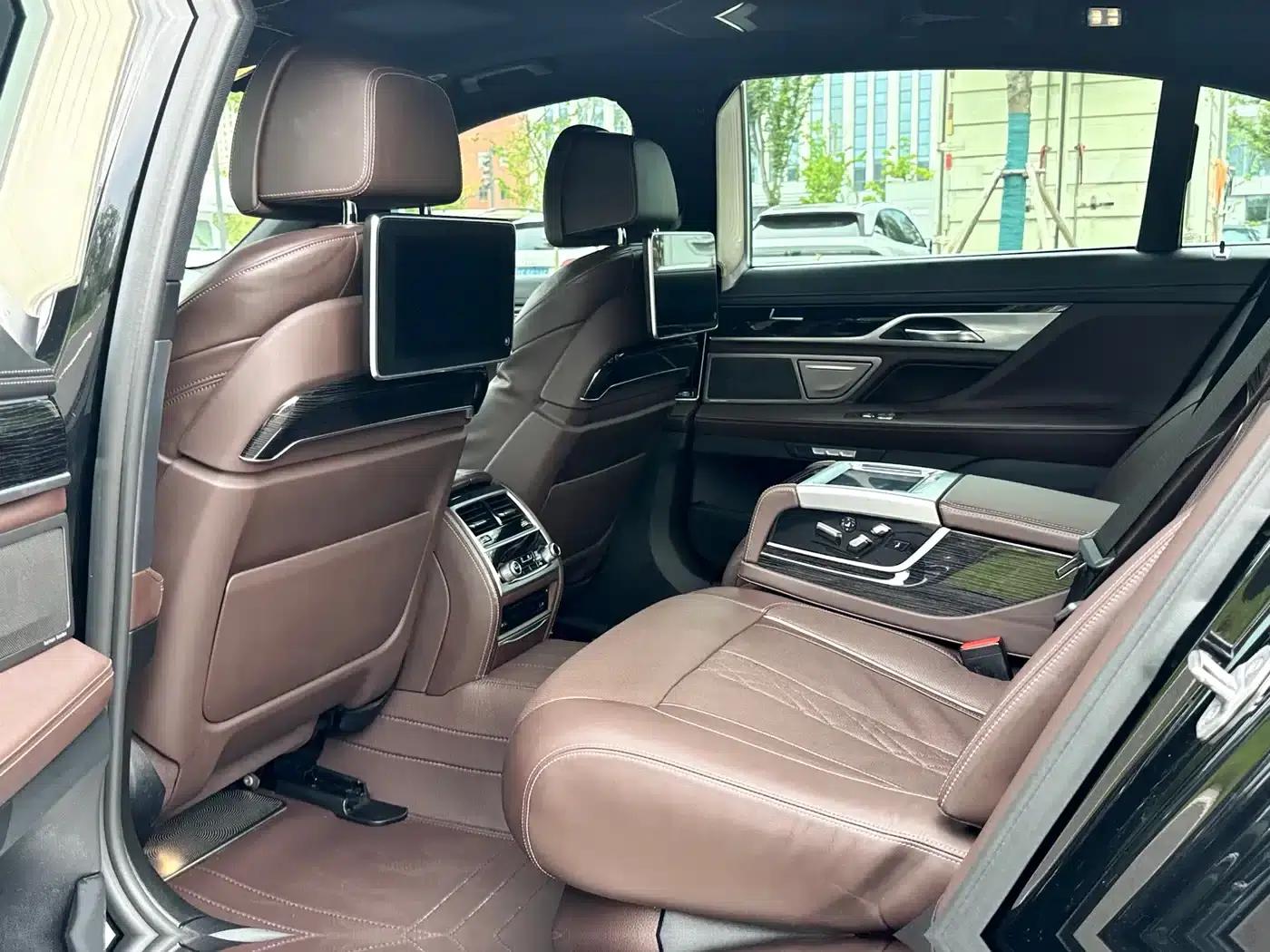2018 BMW 7 Series 740Li Leading Model, Excellence Package — миниатюра 8