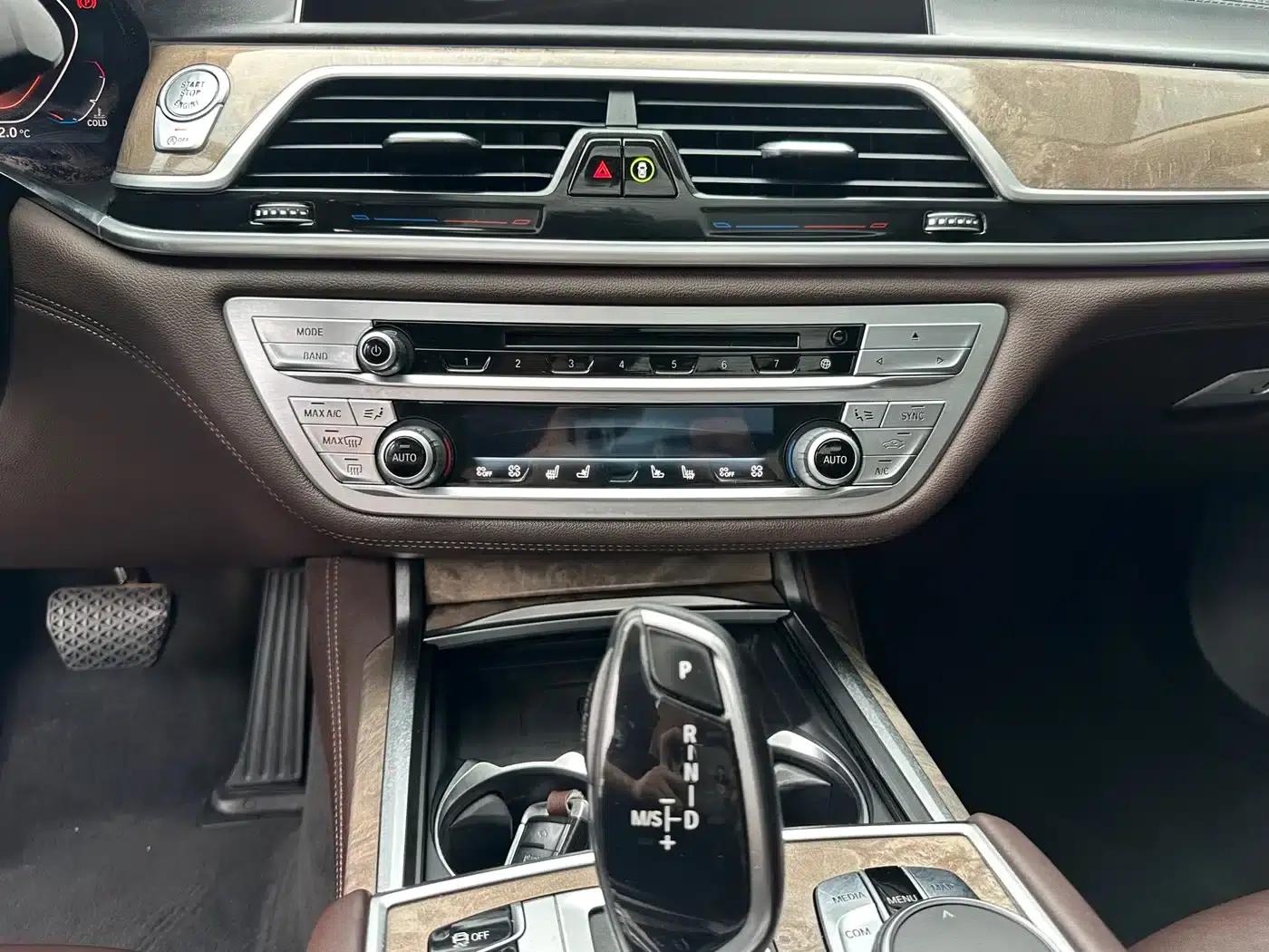 2019 BMW 7 Series 740Li Leading Luxury Package — миниатюра 13